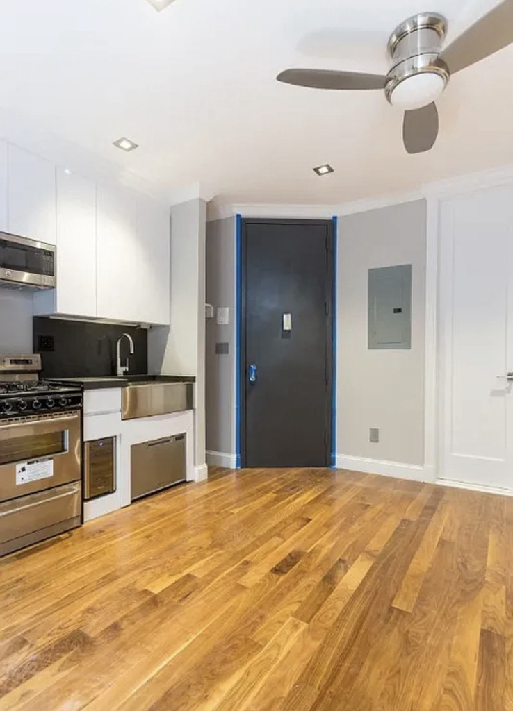 16 East 116th Street - Photo 1