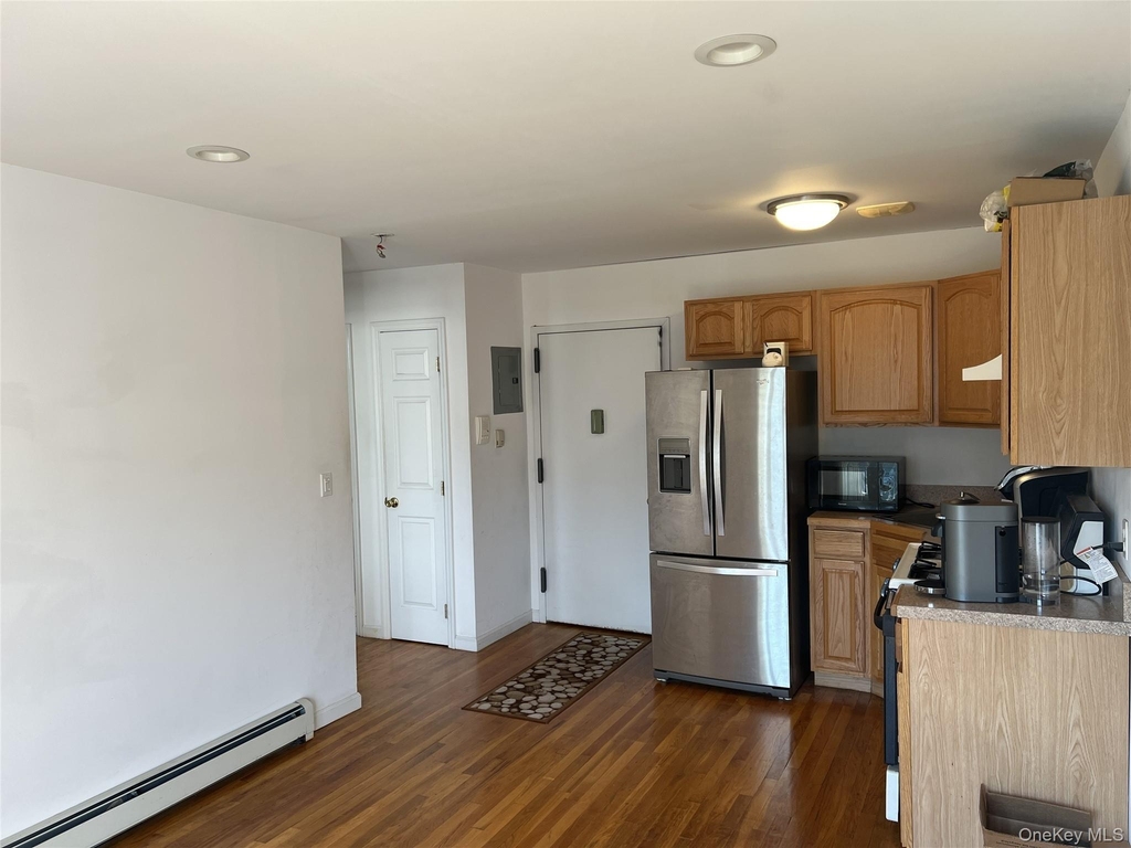 4325 215 Street - Photo 6
