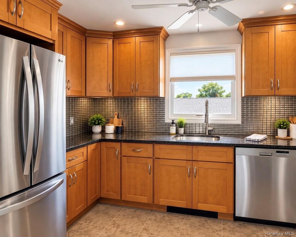 537 E Park Avenue - Photo 2