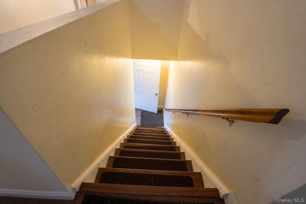 16504 Sayres Avenue - Photo 3