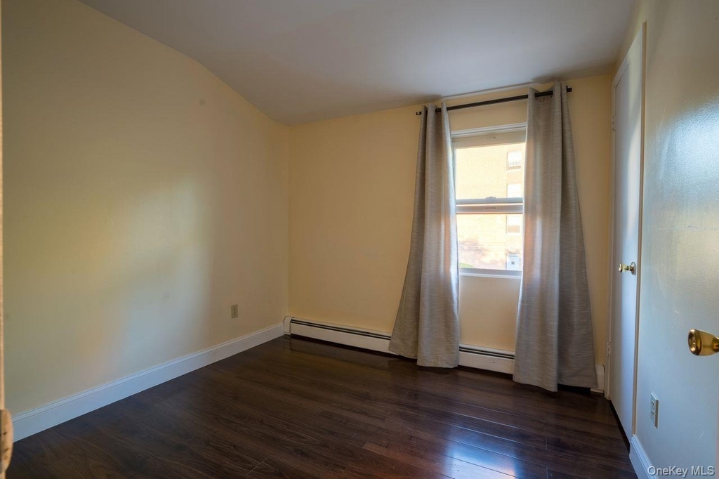 16504 Sayres Avenue - Photo 11