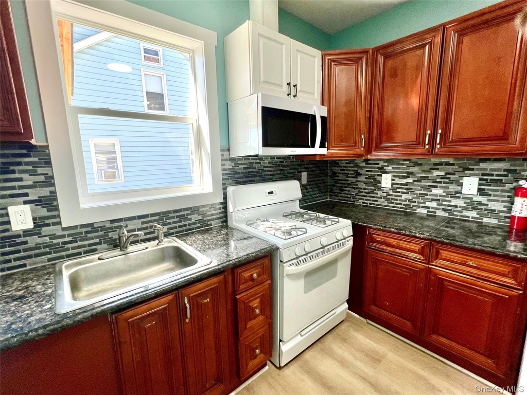 20 W Broome Street - Photo 6