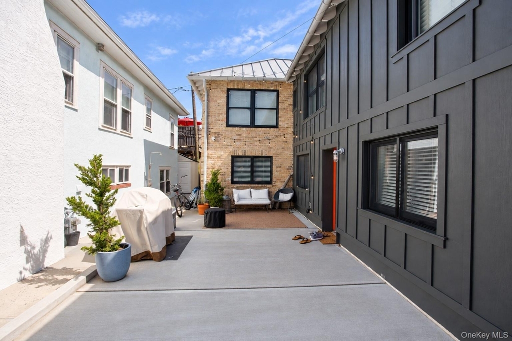 106 Pacific Boulevard - Photo 2