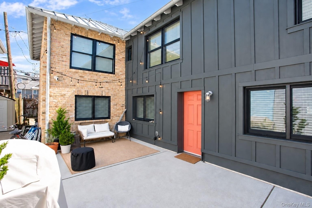 106 Pacific Boulevard - Photo 4