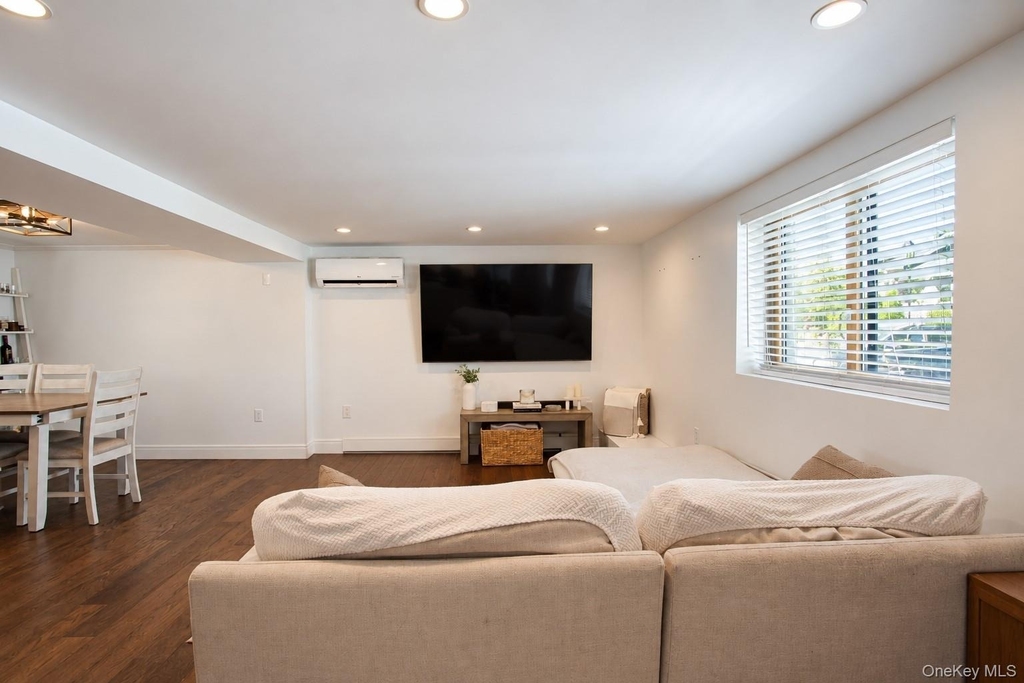 106 Pacific Boulevard - Photo 6