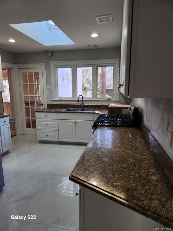 8 Brampton Lane - Photo 3