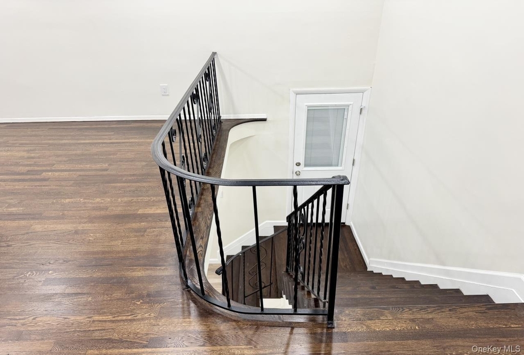 219 Bellerose Avenue - Photo 16