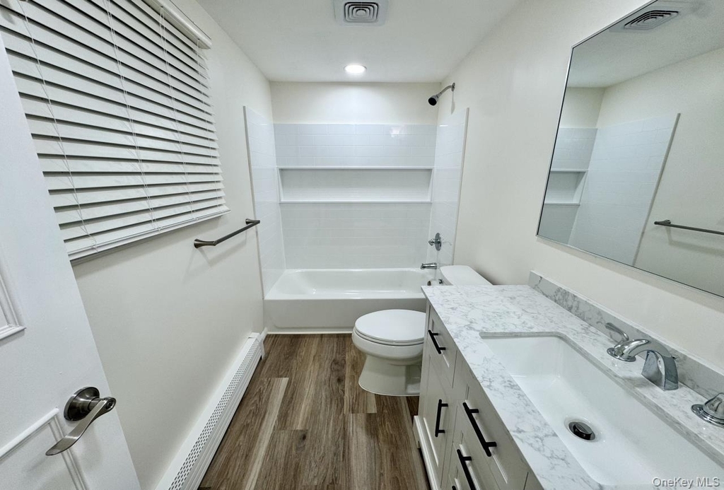 219 Bellerose Avenue - Photo 10