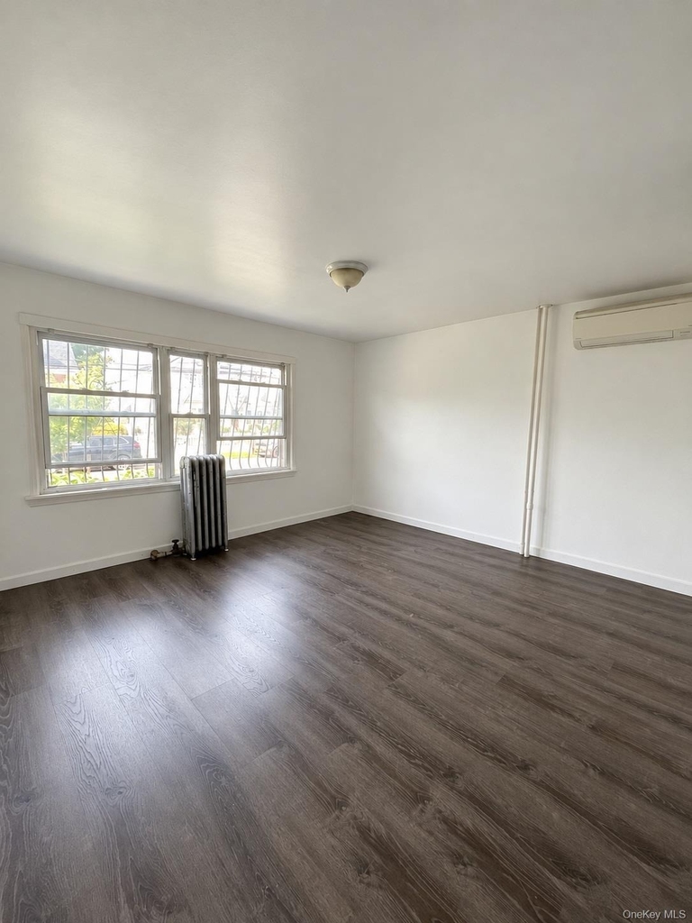 193-10 100th Avenue - Photo 3
