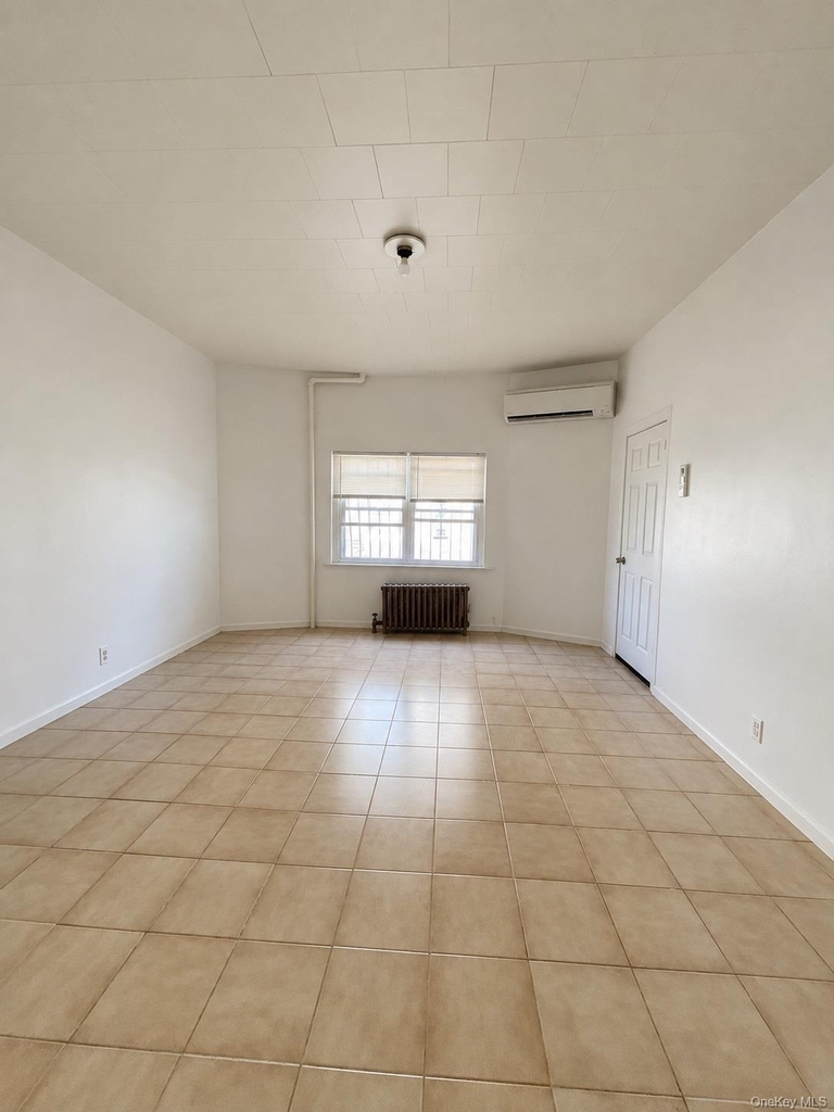 193-10 100th Avenue - Photo 4