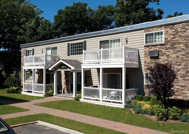 125 Magaw Place - Photo 0
