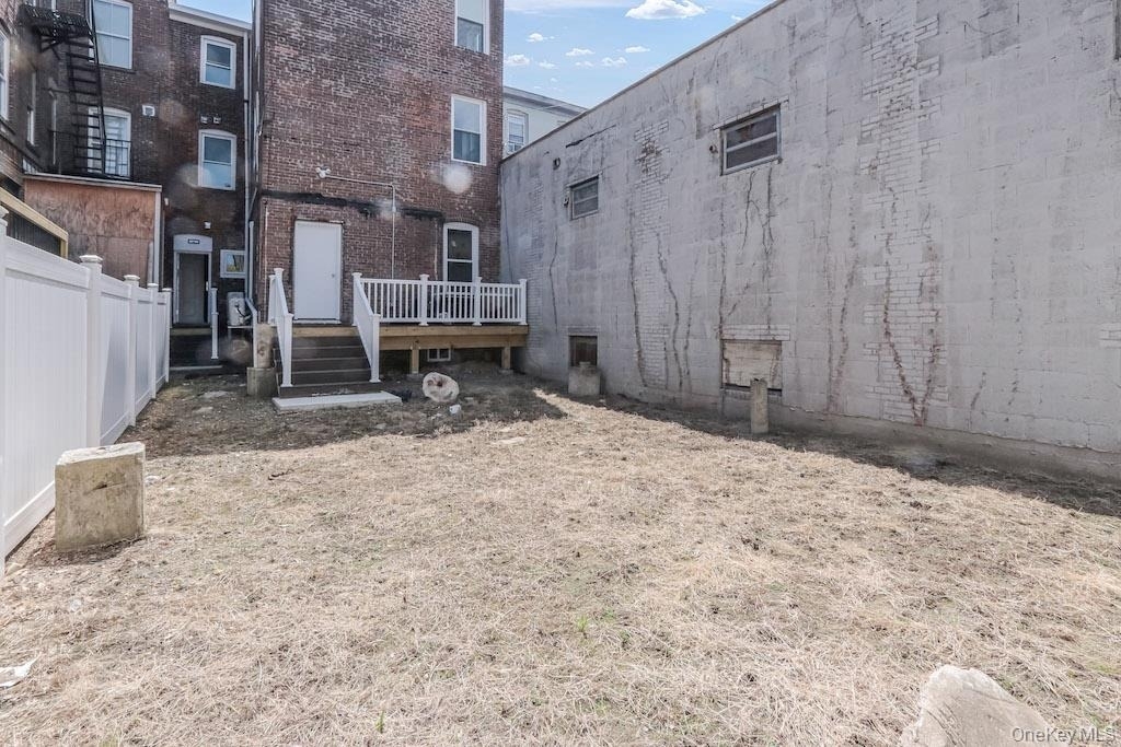 370 Broadway - Photo 15
