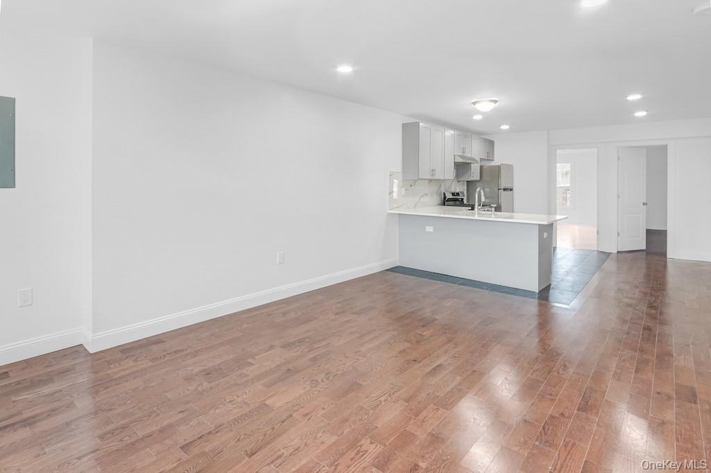 370 Broadway - Photo 3