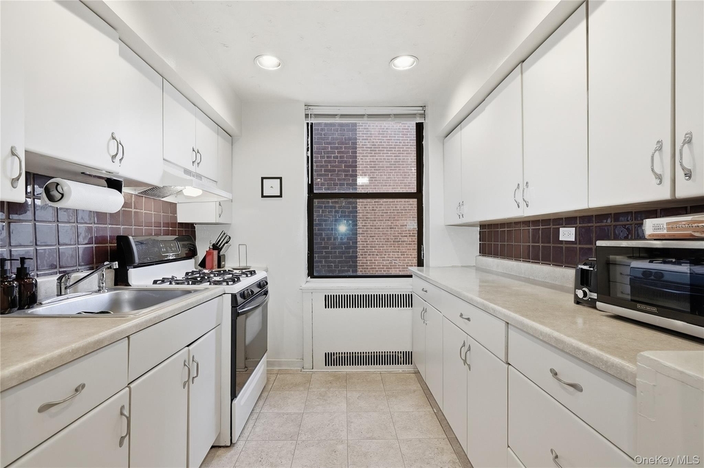 210 Martine Avenue - Photo 6