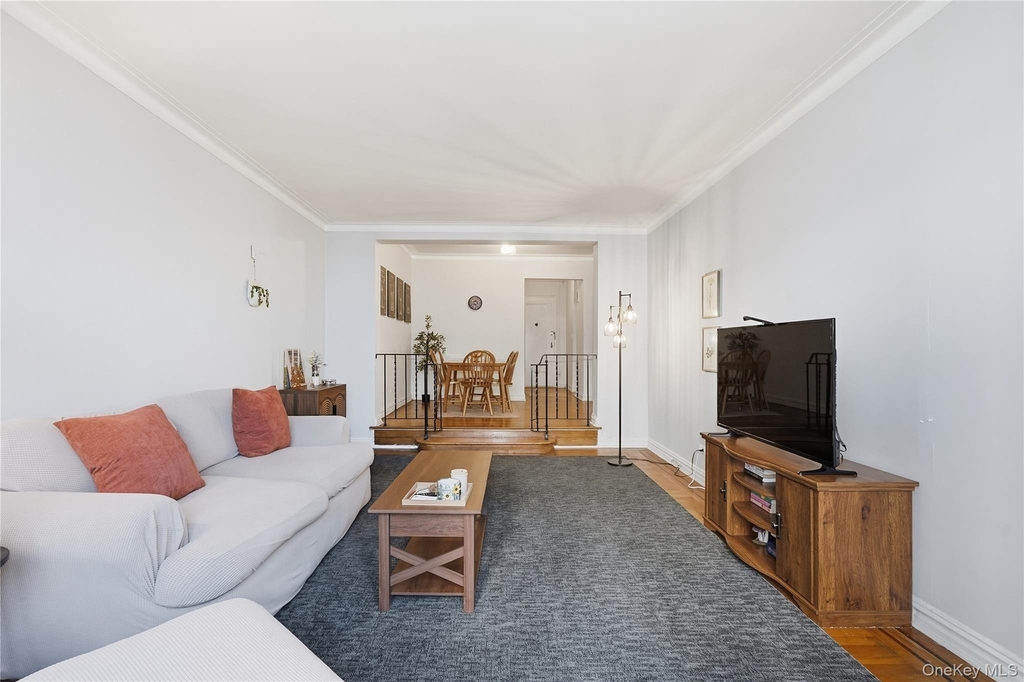 210 Martine Avenue - Photo 4
