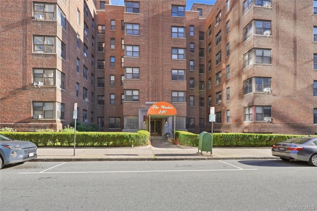 210 Martine Avenue - Photo 11