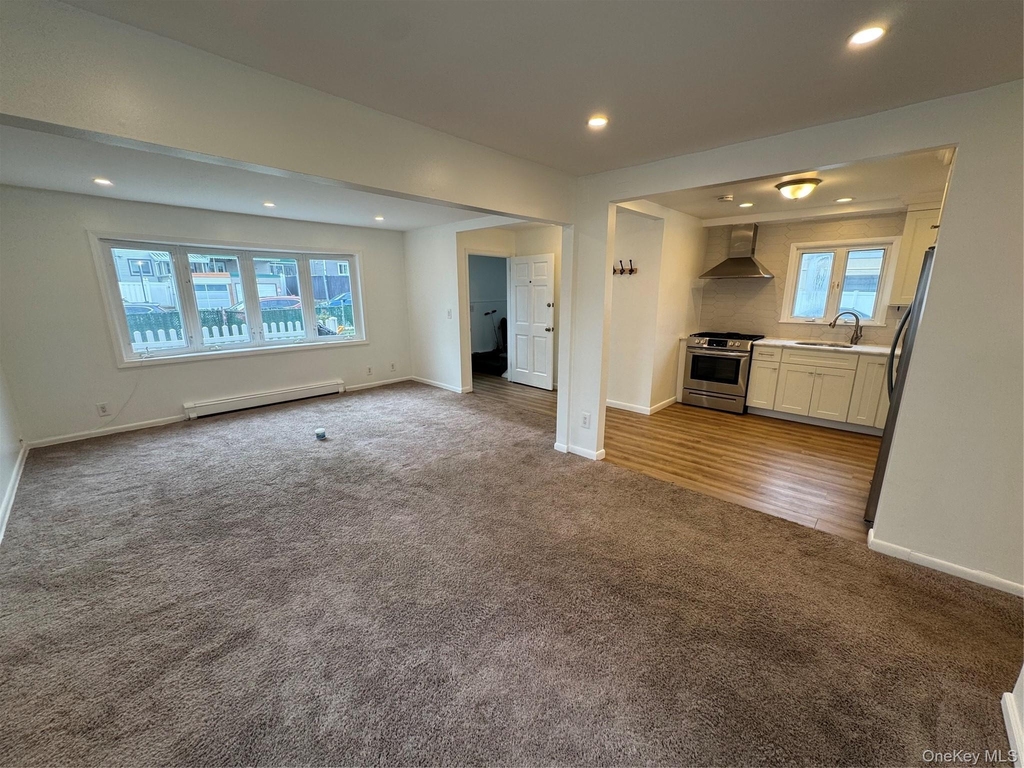 25401 Pembroke Avenue - Photo 4