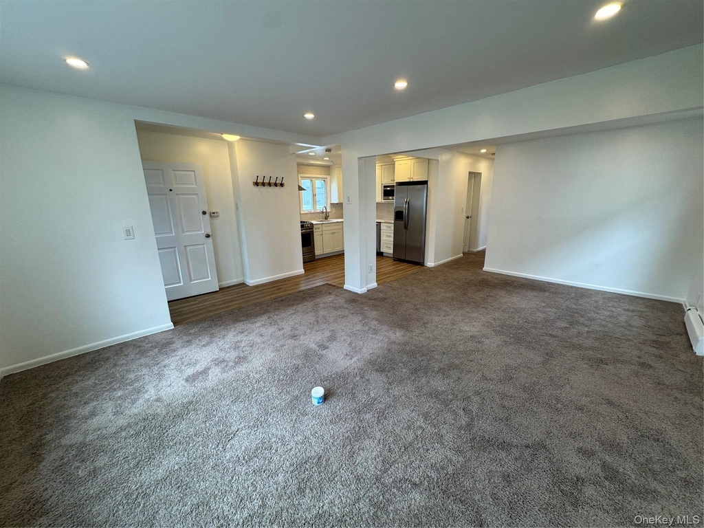 25401 Pembroke Avenue - Photo 3