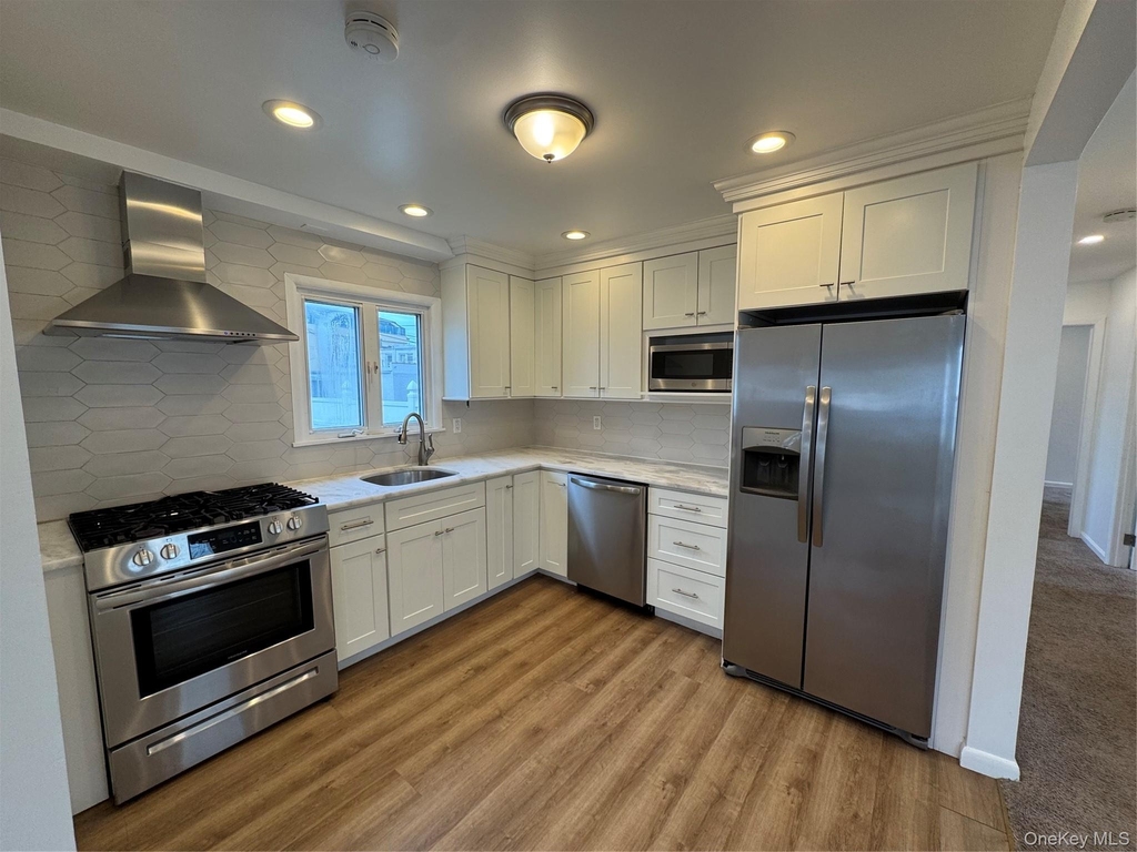 25401 Pembroke Avenue - Photo 2