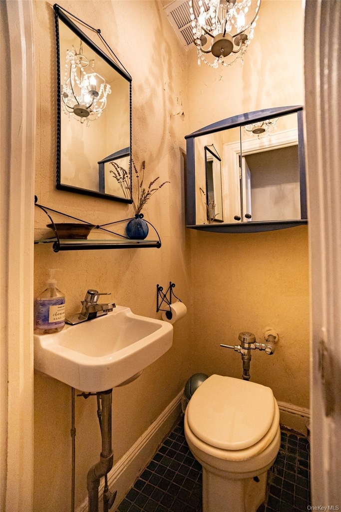 94-14 68th Avenue - Photo 6
