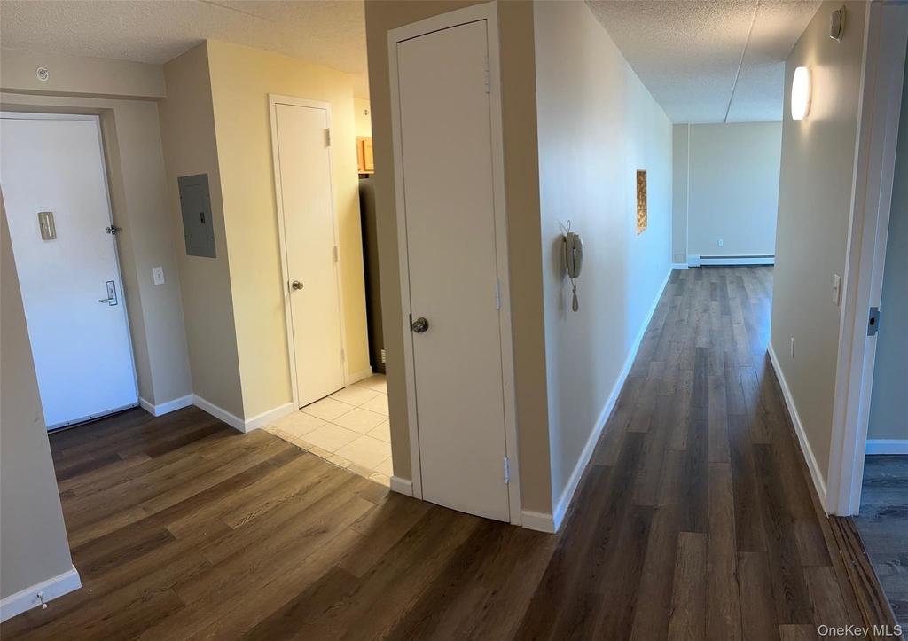 79-14 Rockaway Beach Boulevard - Photo 10