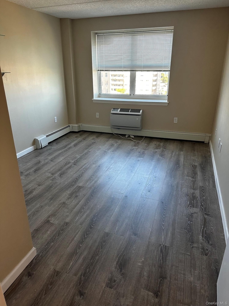 79-14 Rockaway Beach Boulevard - Photo 6