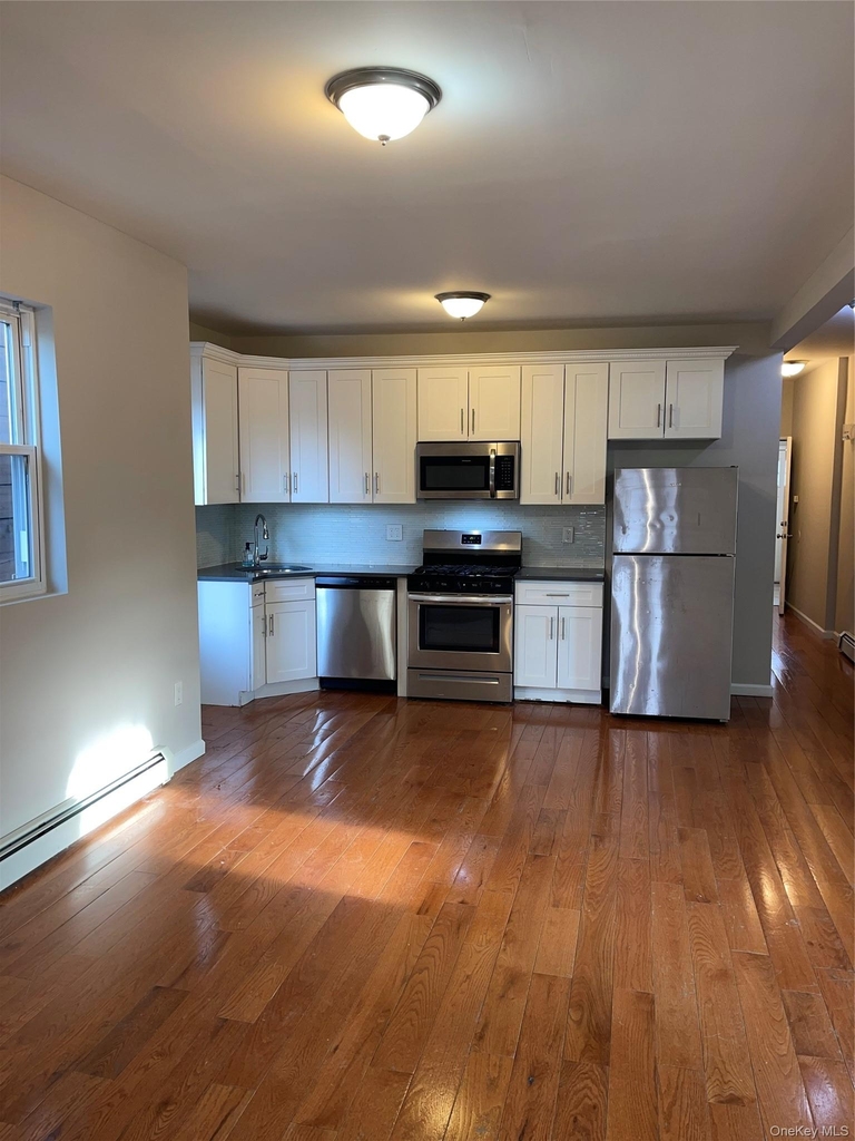 142 North Terrace Avenue - Photo 1