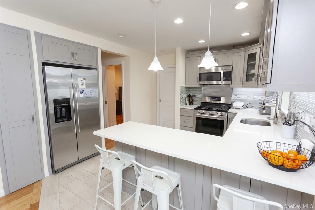 335 E Olive Street - Photo 3