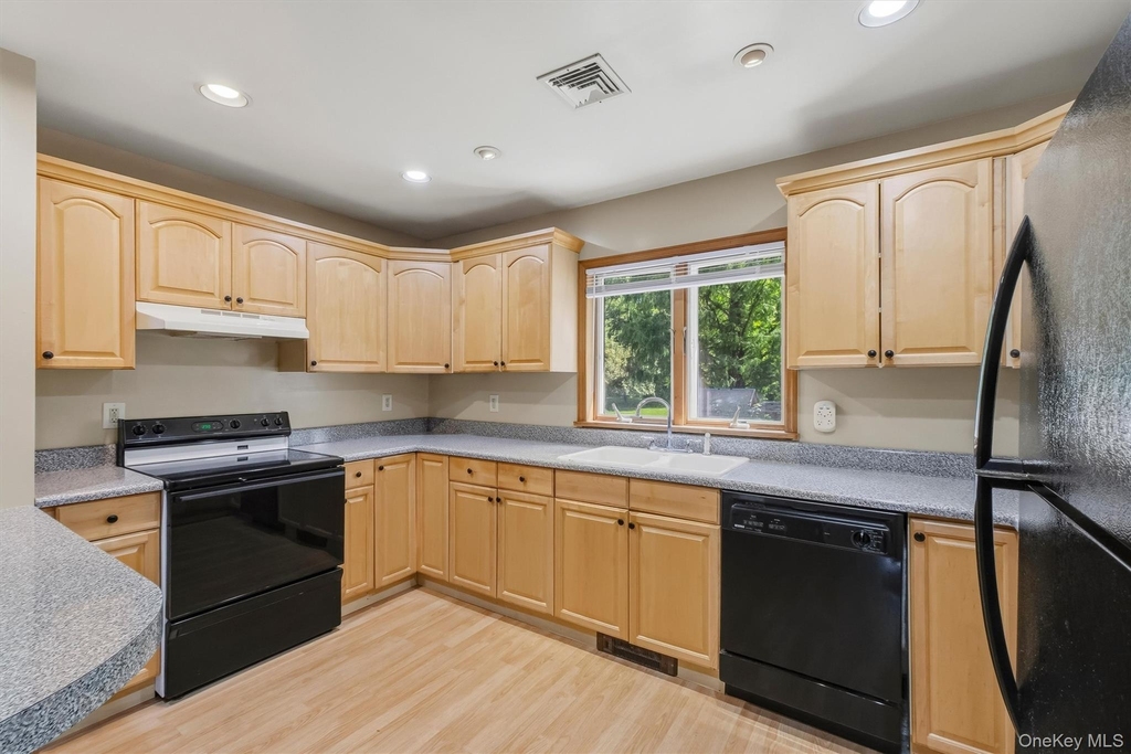 539 Elizabeth Road - Photo 8