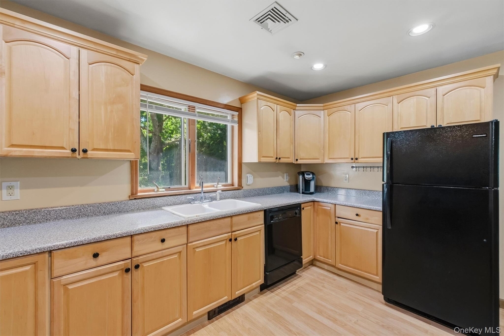539 Elizabeth Road - Photo 7