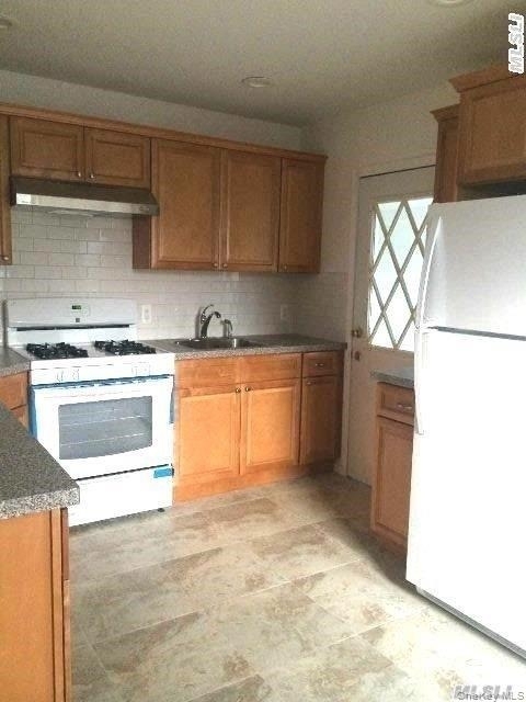 22 Gordon Avenue - Photo 1