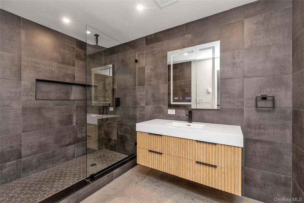 12 Roosevelt Avenue - Photo 17