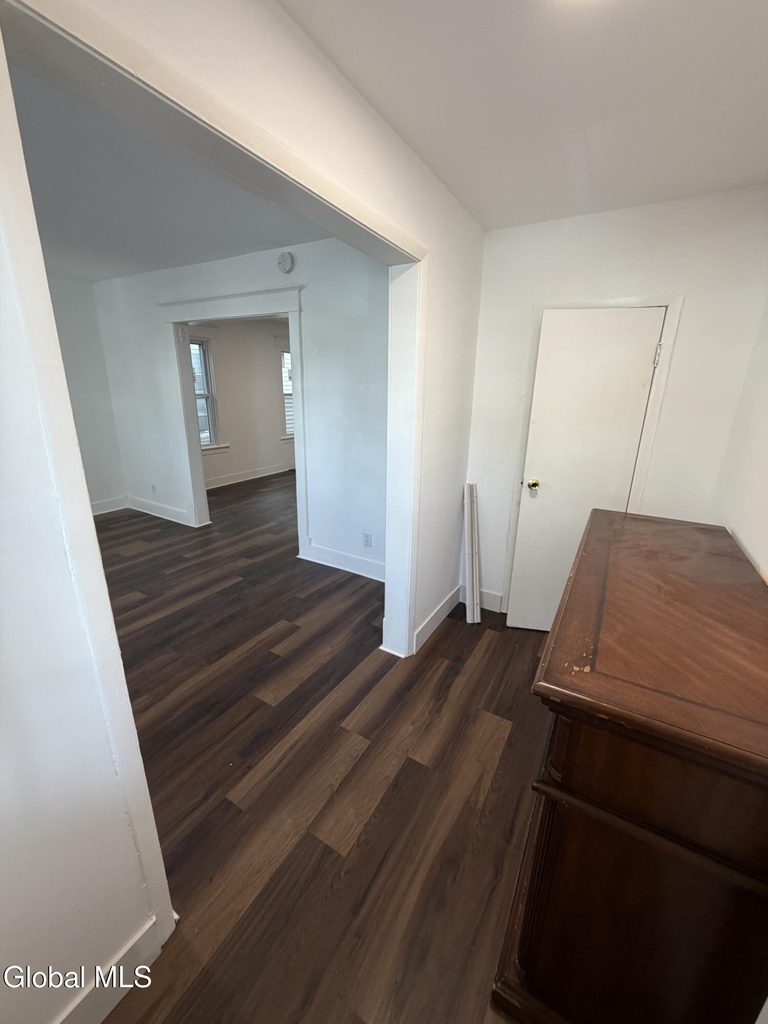 332-334 Duane Avenue - Photo 3
