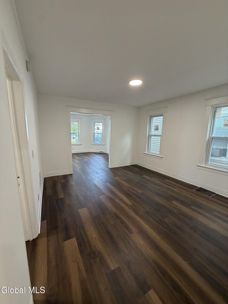 332-334 Duane Avenue - Photo 17