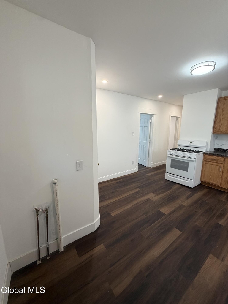 332-334 Duane Avenue - Photo 15