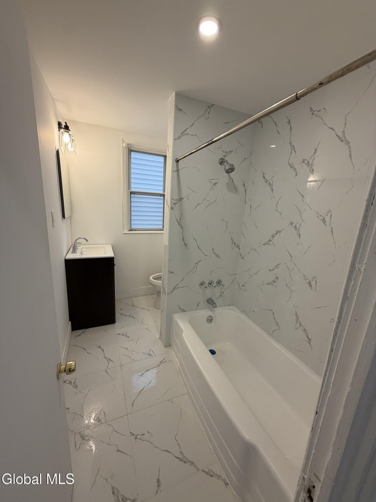332-334 Duane Avenue - Photo 9