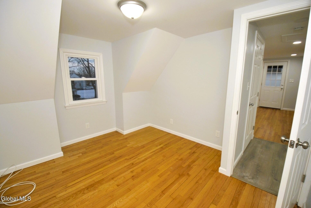 83 Osborne Road - Photo 11