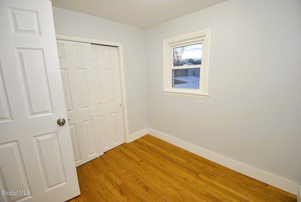 83 Osborne Road - Photo 9