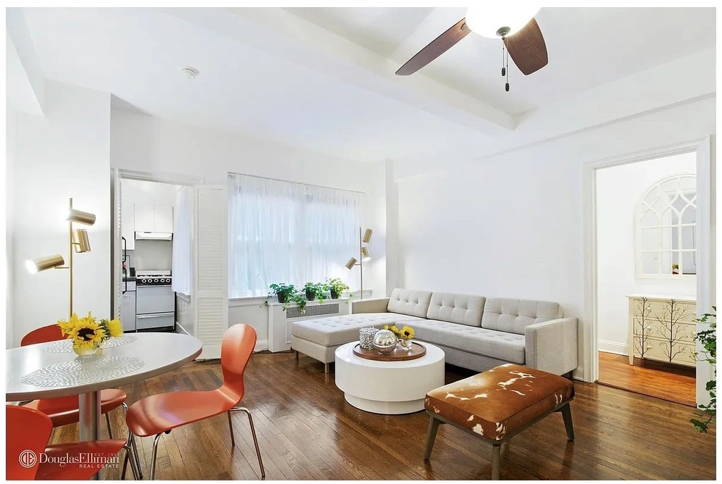 400 E 52nd Street - Photo 1