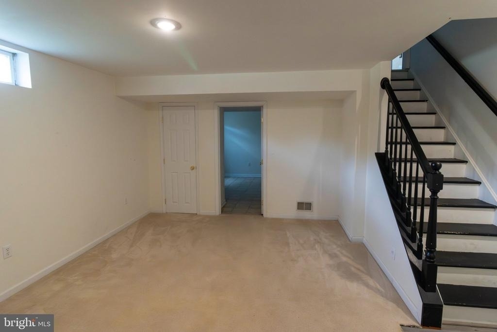 4 Fieldstone Court - Photo 2