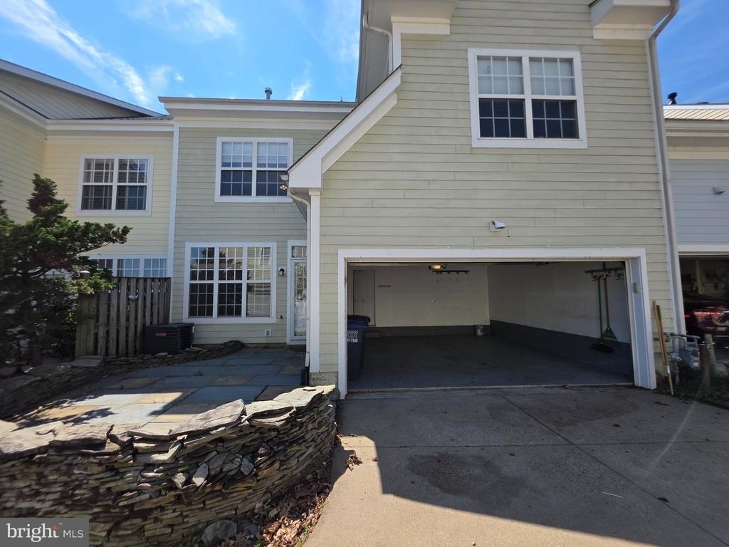 808 Monument Avenue - Photo 8