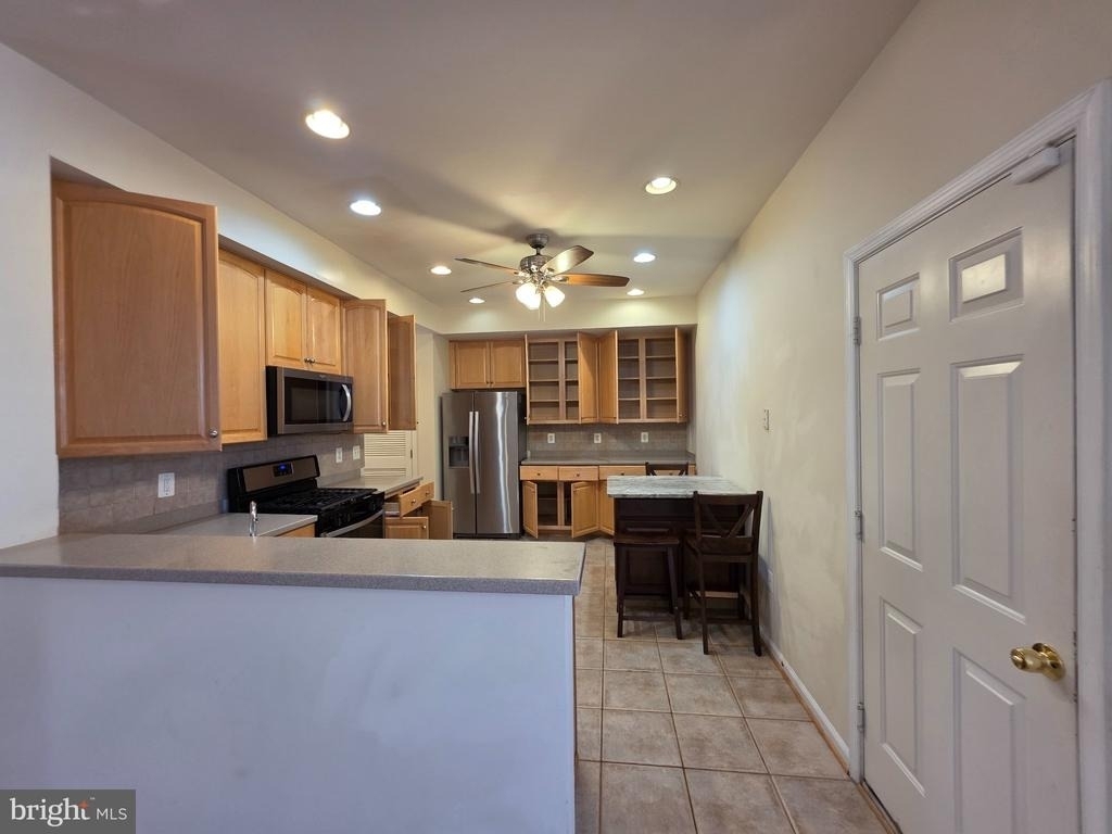 808 Monument Avenue - Photo 3