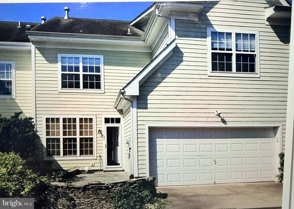 808 Monument Avenue - Photo 0
