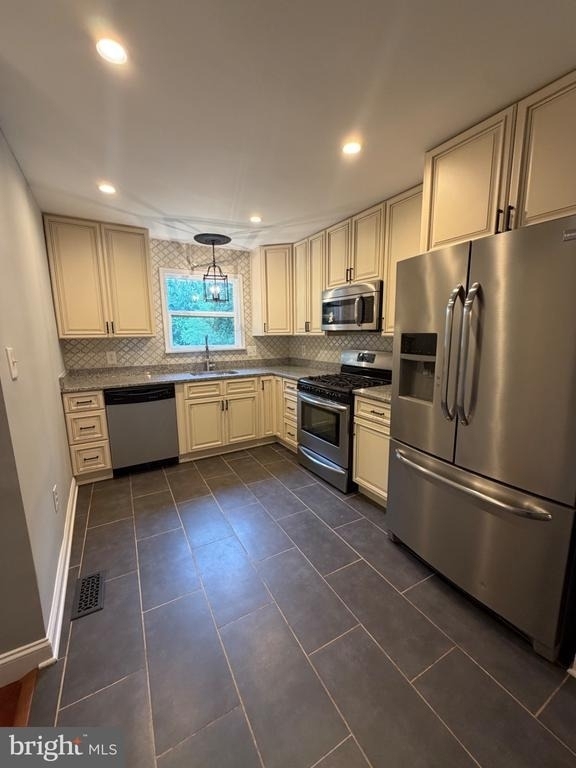 5705 Sailstone Lane - Photo 6