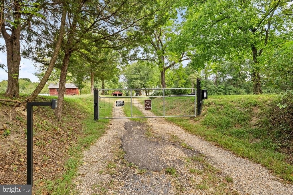 1457 Caledon Road - Photo 32