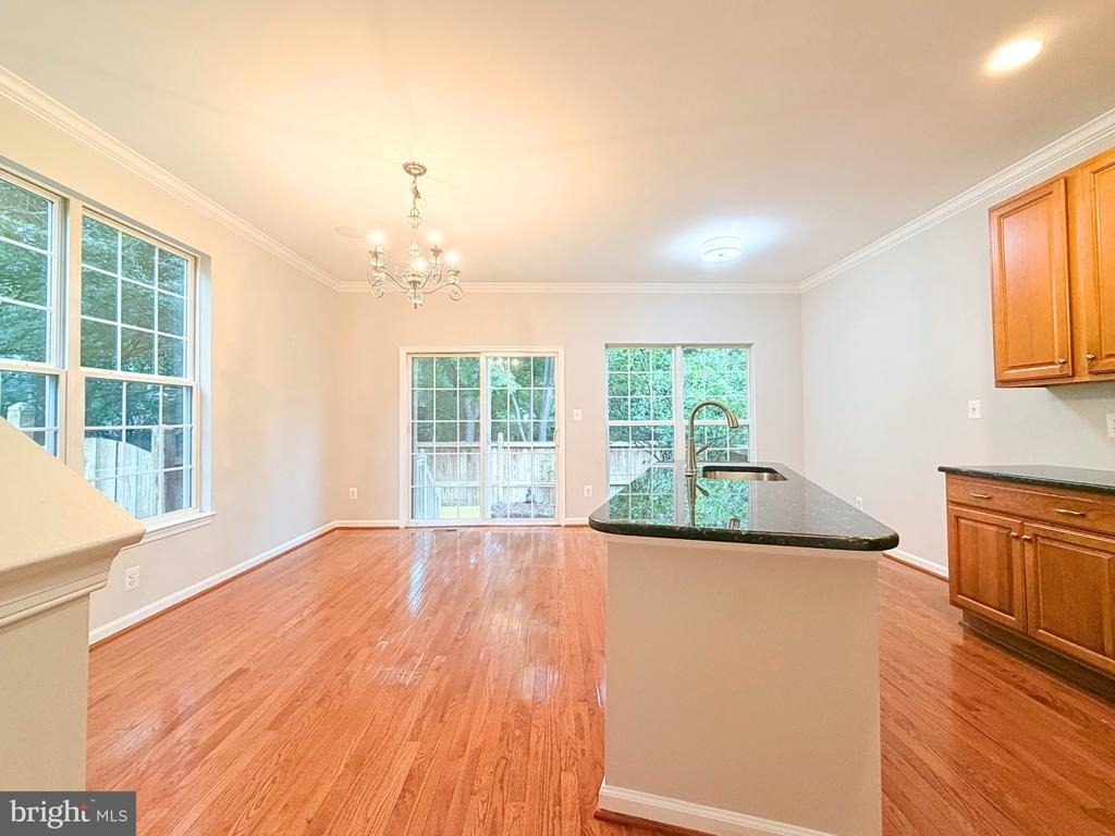 1274 Vintage Place - Photo 0