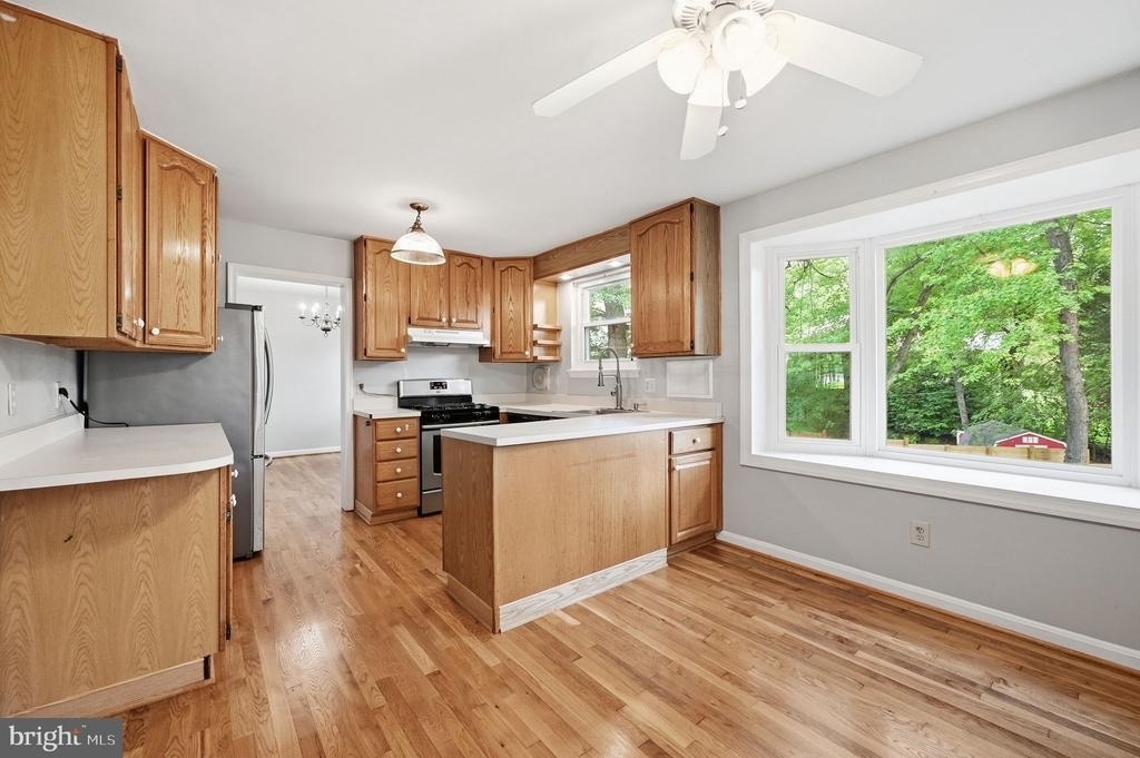 8608 Parliament Drive - Photo 11