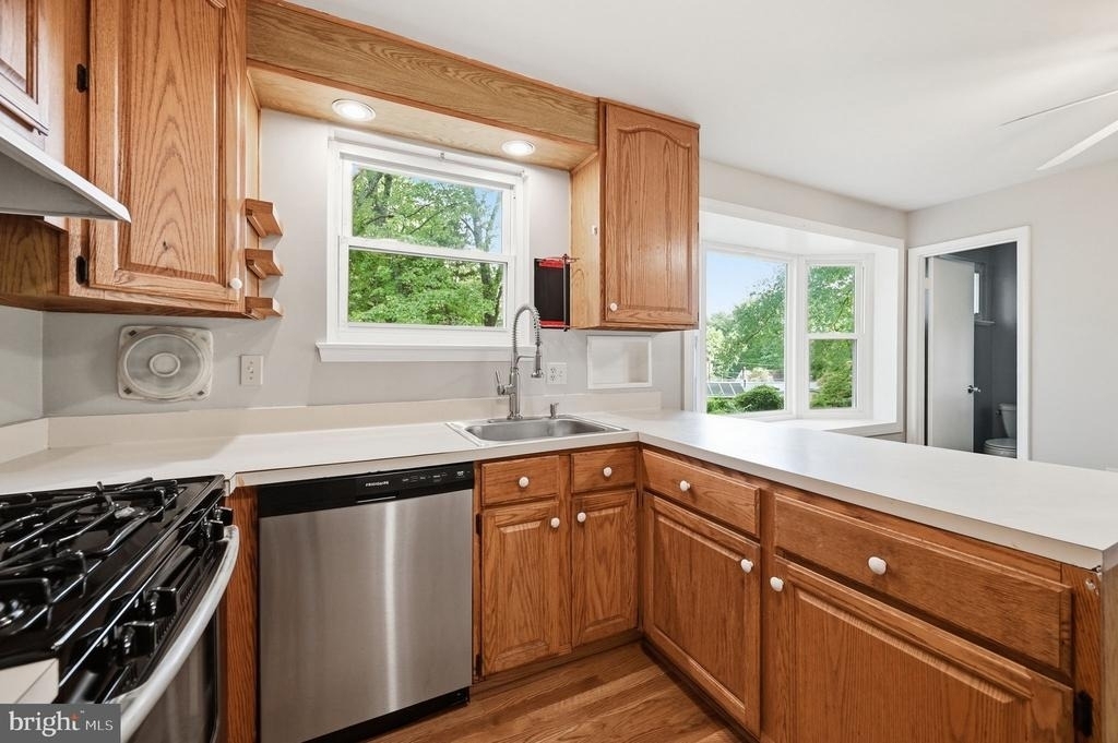 8608 Parliament Drive - Photo 12