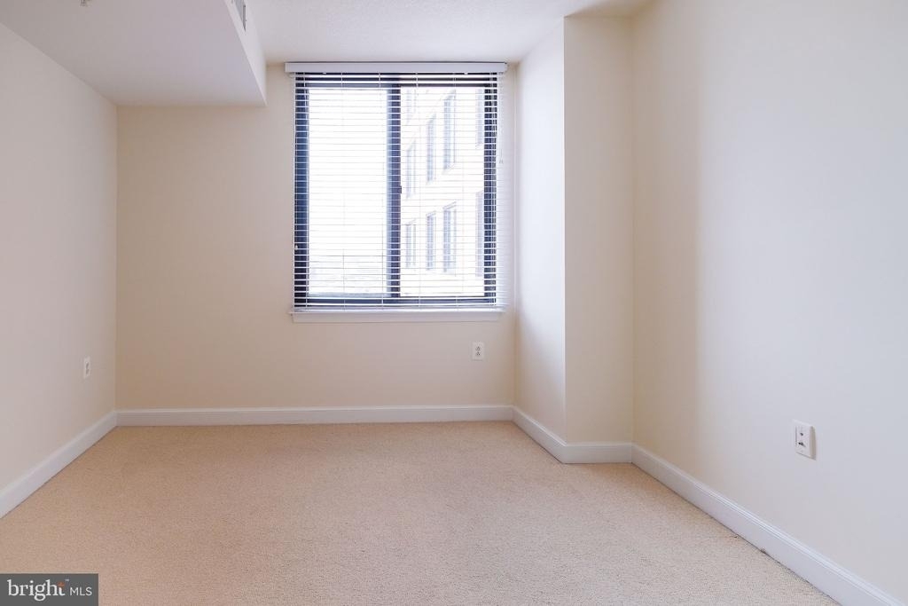 2451 Midtown Avenue - Photo 9
