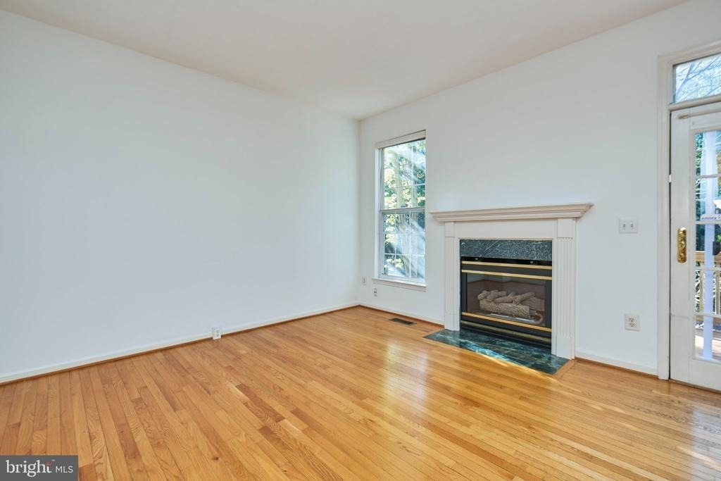 11485 Carriage Court - Photo 12